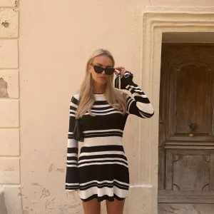 Women's Fashion Black and White Stripe Backless Long Sleeve Skirts